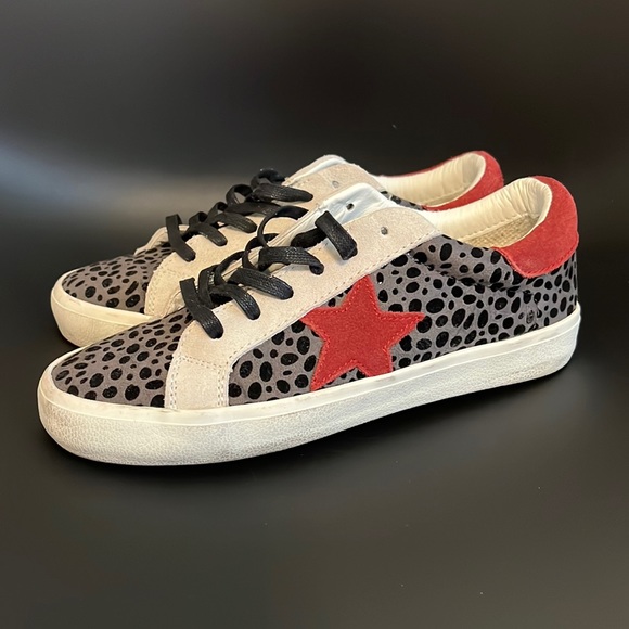 Steve Madden Animal Print with Star Sneakers - Picture 1 of 5